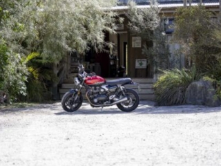 2025 Triumph Speed-Twin-1200 review
