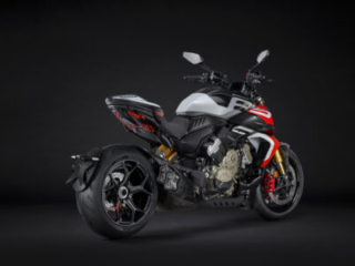 Ducati Diavel V4 RS rear