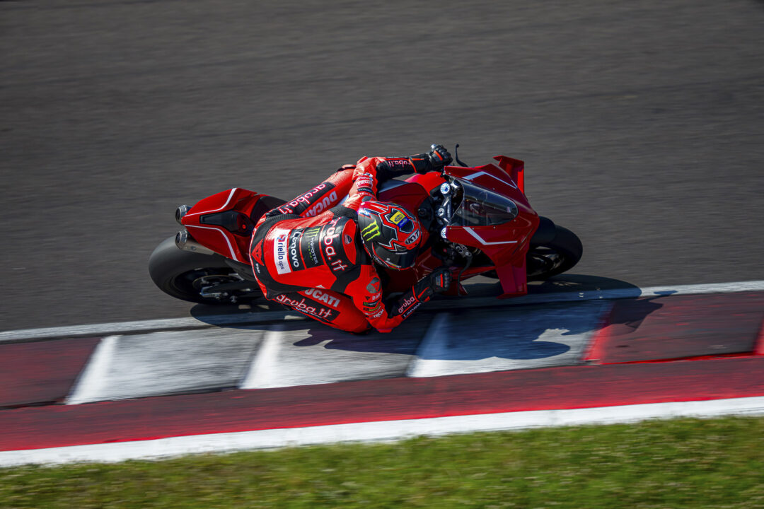 MY26_PANIGALE_V4R action track