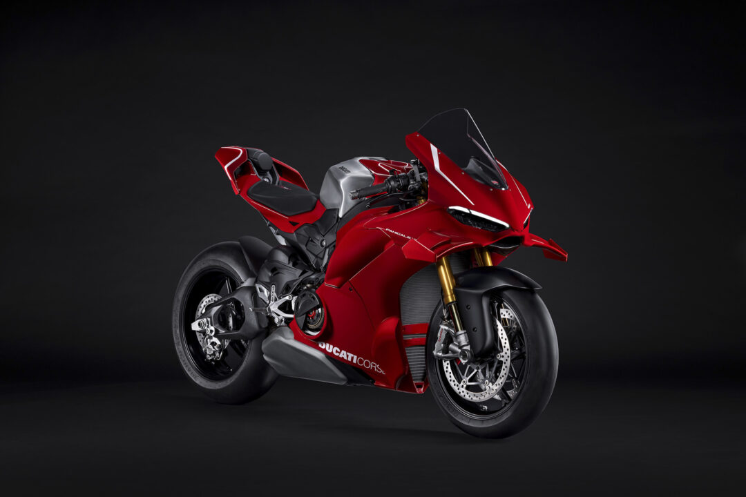 MY26_PANIGALE_V4R action studio