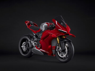 MY26_PANIGALE_V4R action studio
