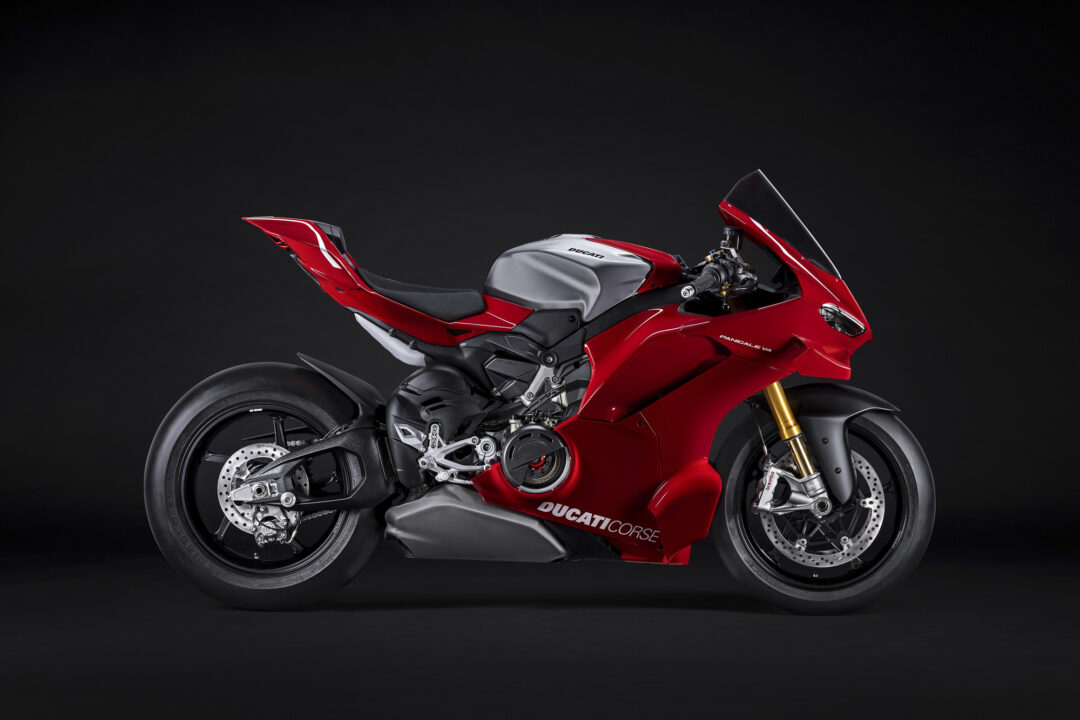 MY26_PANIGALE_V4R action studio