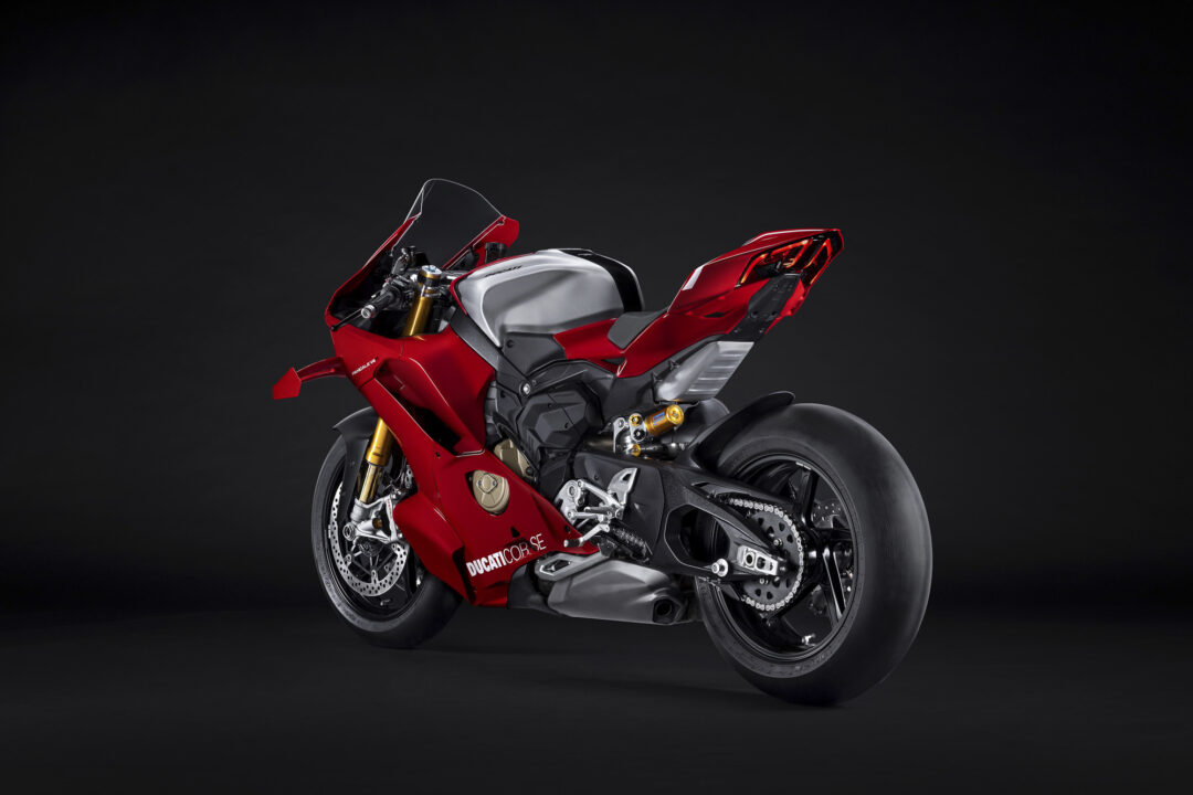 MY26_PANIGALE_V4R action studio