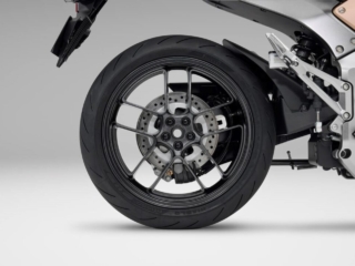 546702_Confirmed_name_production_timing_and_major_specification_details_for_the-1080x721 Honda WN7 EV electric motorcycle wheel rear