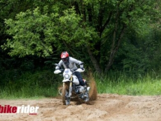 BMW_R12GS action