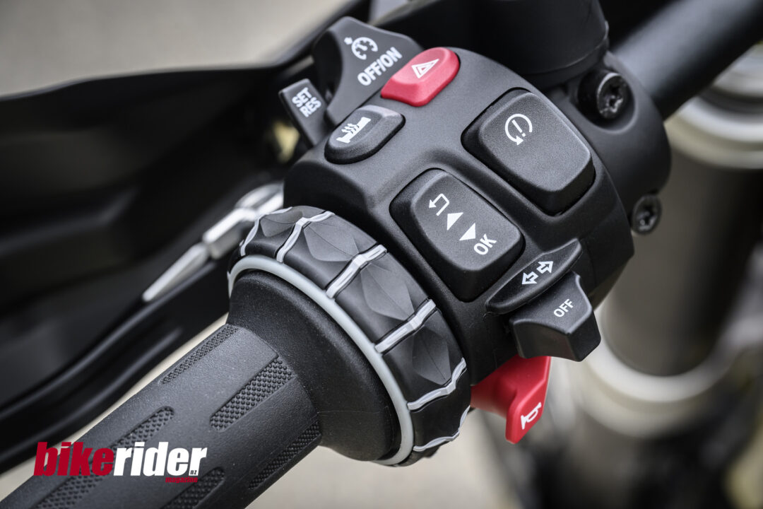BMW_R12GS static switches