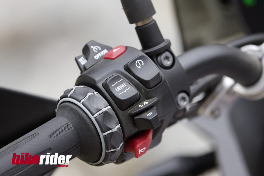 BMW F 900 GS review NZ controls