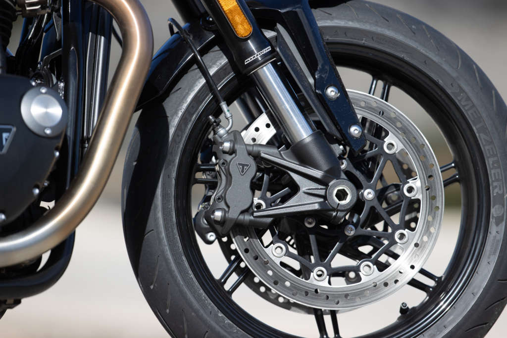 Triumph_Speed_Twin_1200 brakes