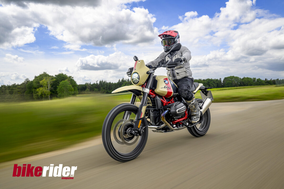 BMW_R12GS action