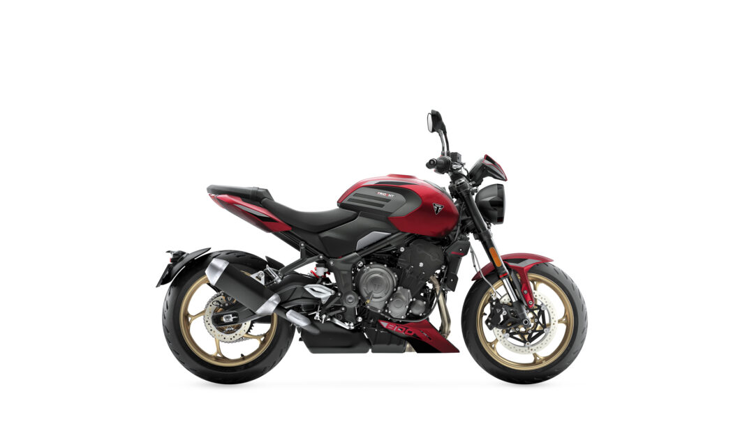 Trident-800_MY26_Carnival-Red_RHS