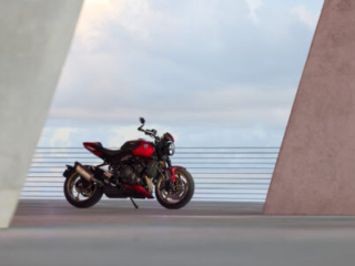 2026 Triumph Trident 800 red static