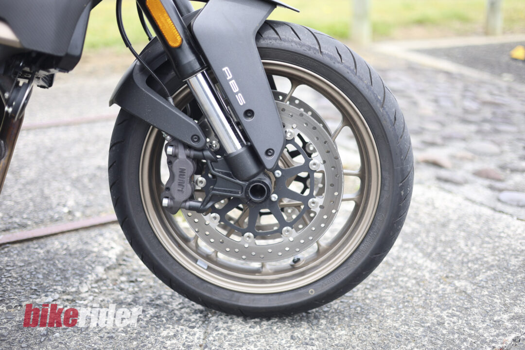 CFMoto 800NK Advanced review J.Juan brakes
