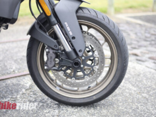 CFMoto 800NK Advanced review J.Juan brakes