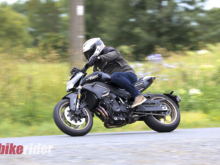 CFMoto 800NK Advanced review action