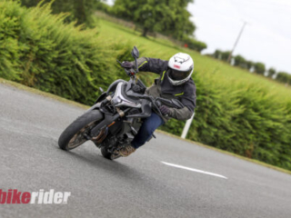 CFMoto 800NK Advanced review action