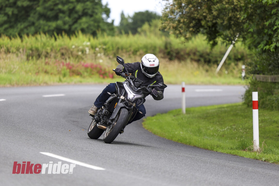 CFMoto 800NK Advanced review action corner