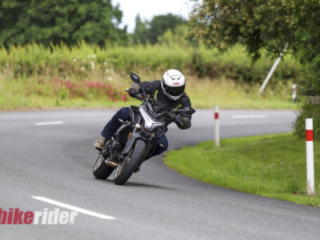 CFMoto 800NK Advanced review action corner