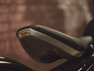 2026 Triumph Bonneville Bobber_1200 new saddle