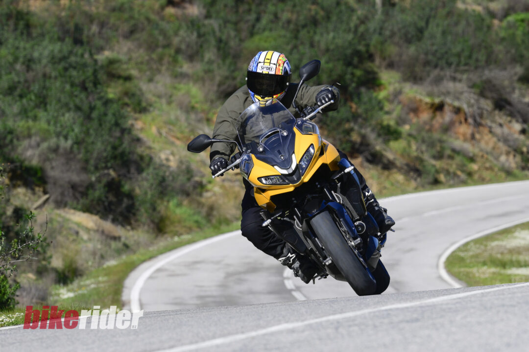 Triumph_Tiger_Sport_800_action road review