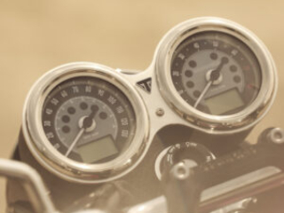 2026 Triumph T100 clocks new