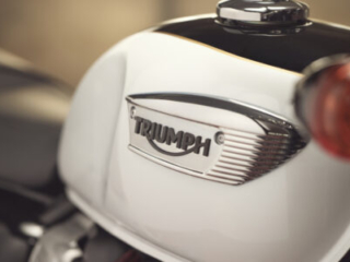 2026 Triumph Bonneville T100 tank