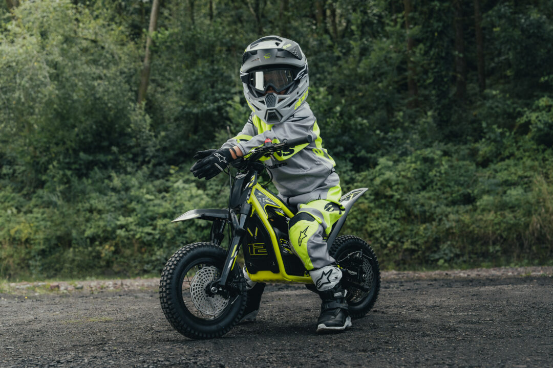 Triumph TXP-12_electric motorcycle action