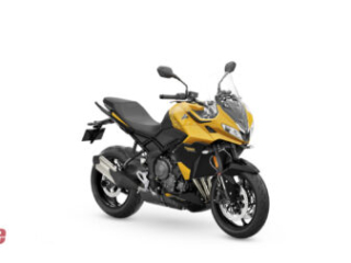Tiger-Sport-800_MY25_Cosmic-Yellow_RHS-Front-Angle