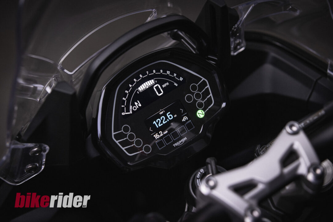 Tiger-Sport-800_MY25_action road dash TFT