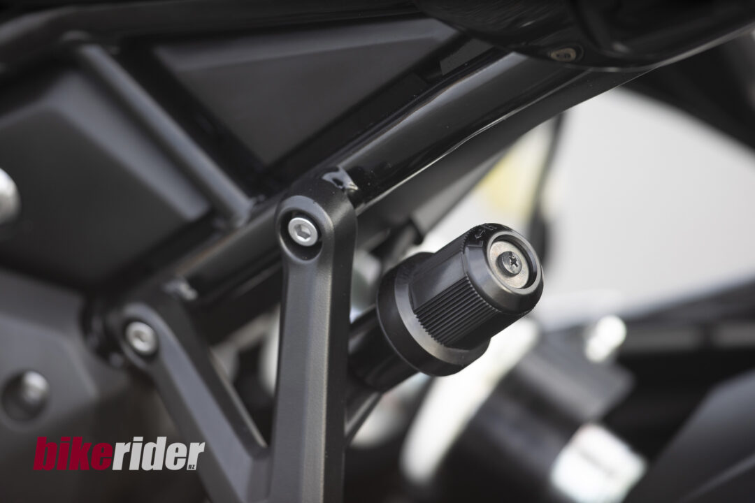 Triumph_Tiger_Sport_800_Static rear remote preload