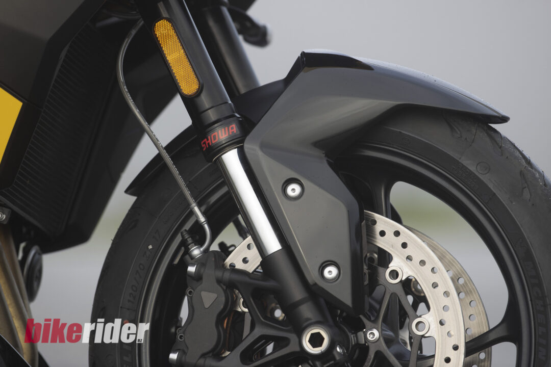 Triumph_Tiger_Sport_800_action road review
