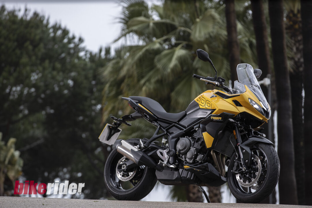 Triumph_Tiger_Sport_800_Static