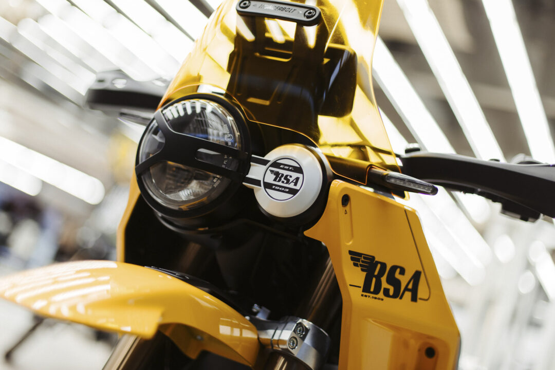 BSA_Thuderbolt static studio