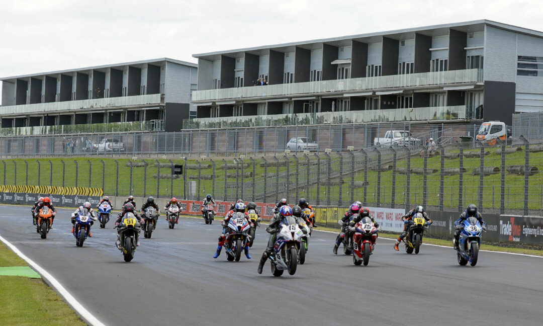 Auckland Motorcycle Club AMCC And 3 Hampton Downs senior start