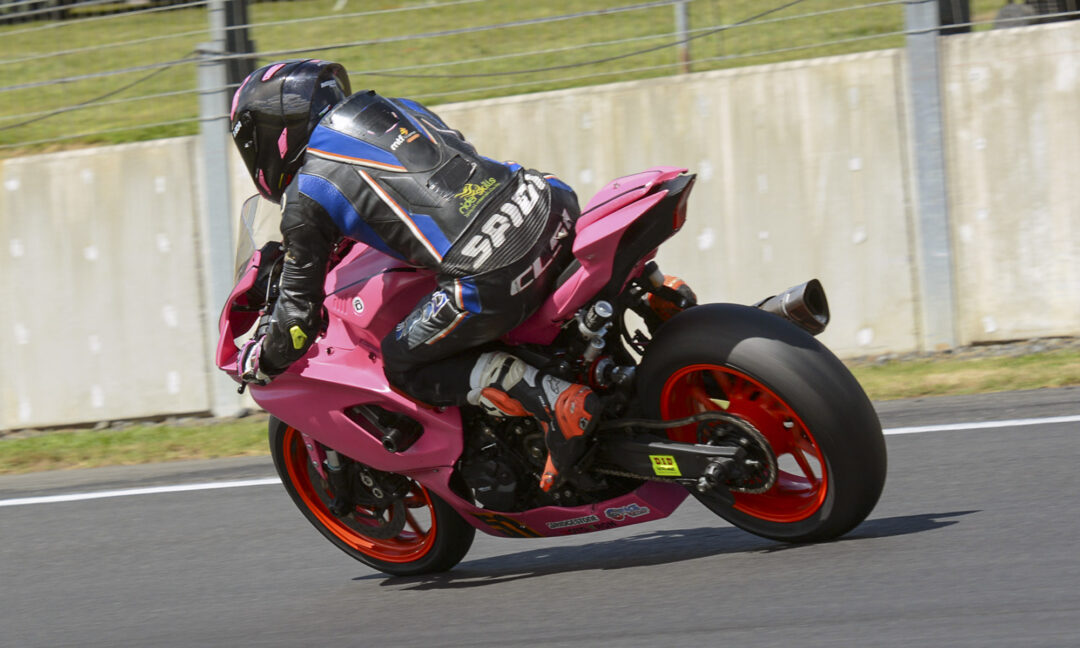 Auckland Motorcycle Club AMCC And 3 Hampton Downs Cameron Leslie Yamaha R7
