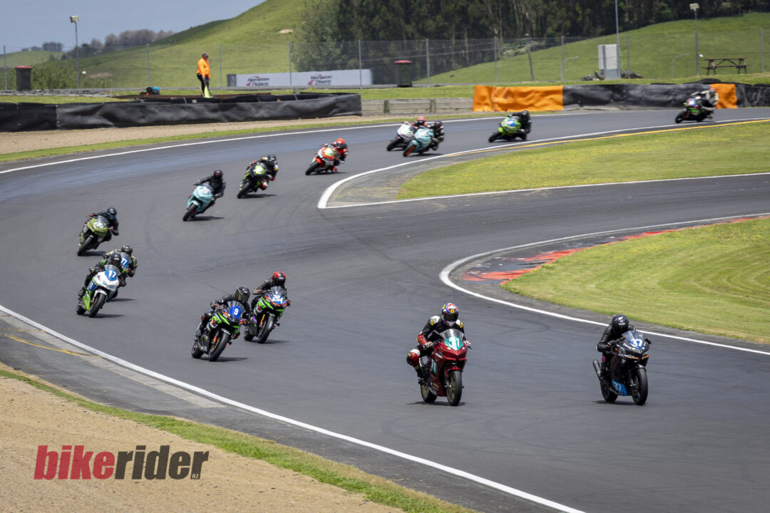 Auckland Motorcycle Club AMCC And 3 Hampton Downs Ninja Cup Hyosung Cup