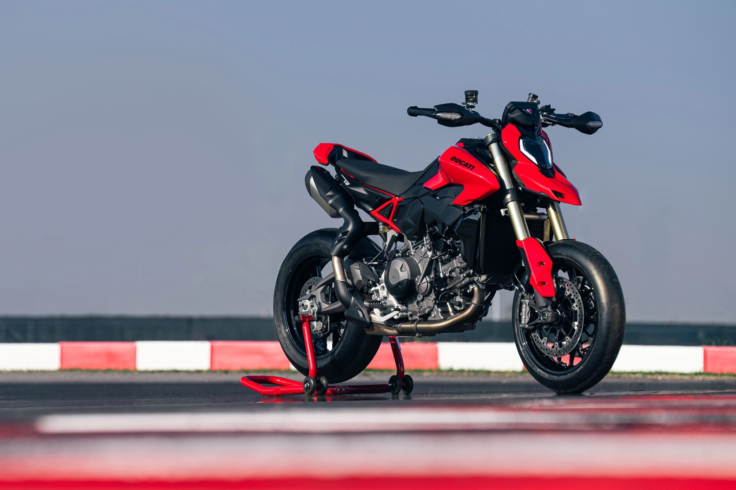 Ducati Hypermotard V2