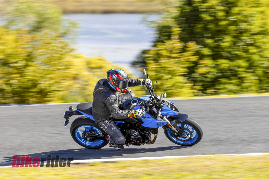 Suzuki GSX-8S review NZ parallel twin, middleweight sportbike action racetrack