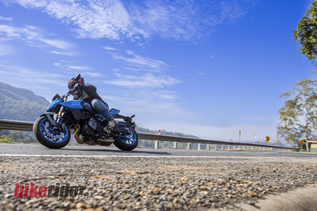 Suzuki GSX-8S review NZ parallel twin, middleweight sportbike action road