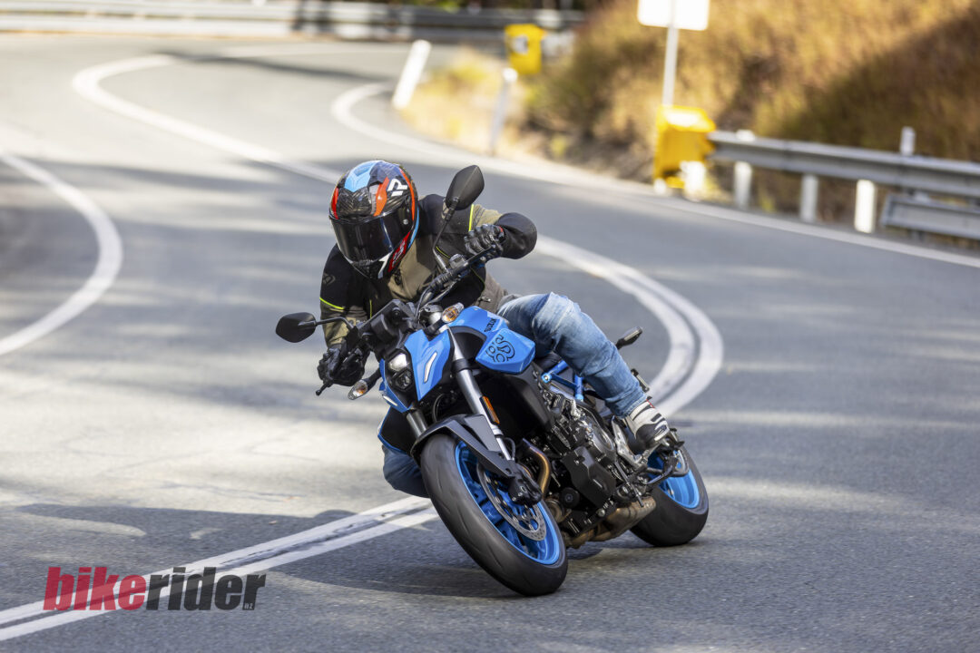 Suzuki GSX-8S review NZ parallel twin, middleweight sportbike action road