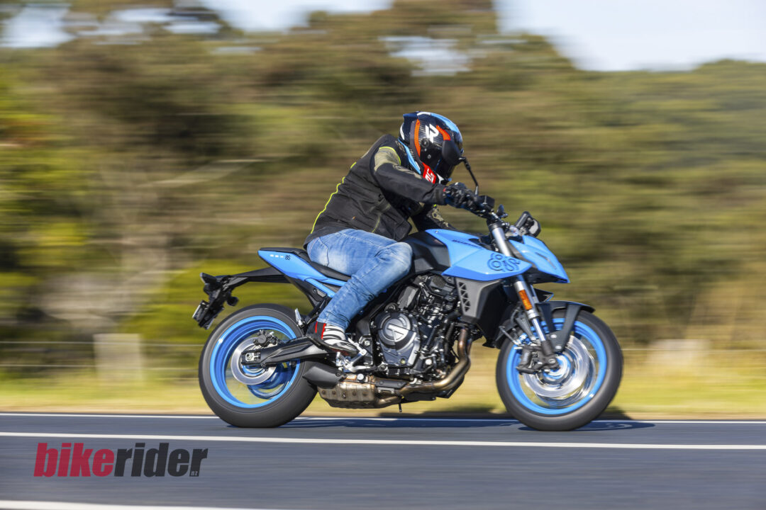 Suzuki GSX-8S review NZ parallel twin, middleweight sportbike action road