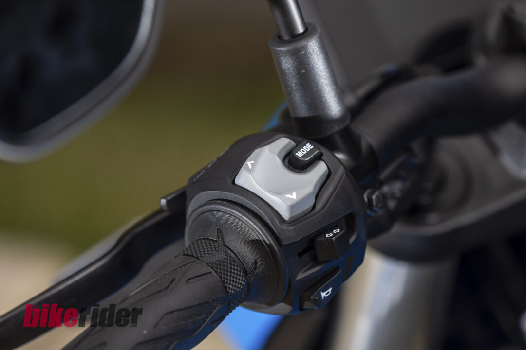 Suzuki GSX-8S review NZ parallel twin, middleweight sportbike mode switch