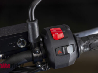 Suzuki GSX-8S review NZ parallel twin, middleweight sportbike switch