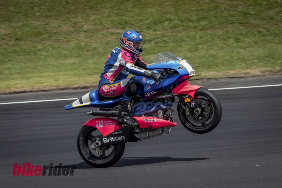 Britten V1000 wheelie Andrew Stroud NZ Hampton Downs race track