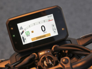 Honda Hornet CB1000 review dash TFT