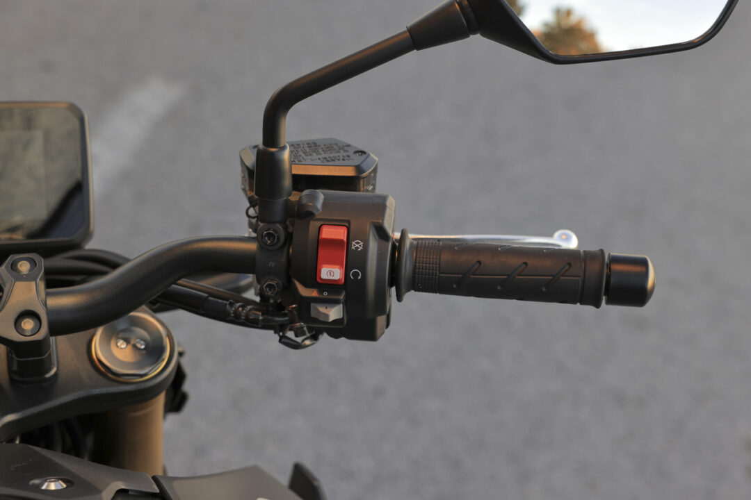 Honda Hornet CB1000 review switchgear