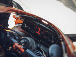 KTM 990 RC R cockpit with 8.8-inch TFT display and switchgear