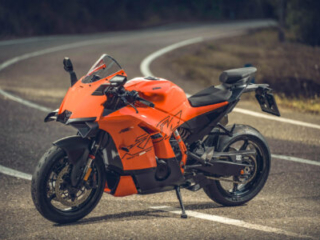 KTM 990 RC R side profile showing MotoGP-inspired fairing and winglets