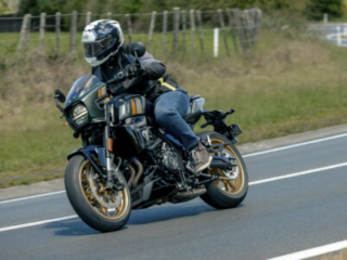 Suzuki GSX-8TT action road female rider