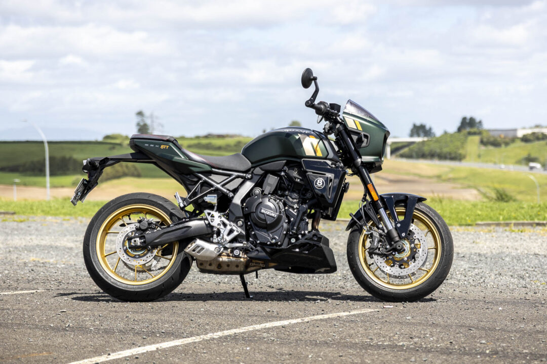 Suzuki GSX-8TT static