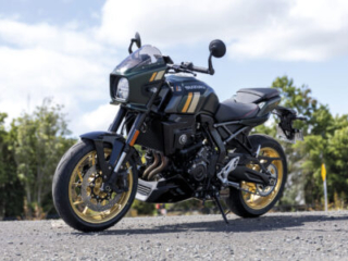 Suzuki GSX-8TT static